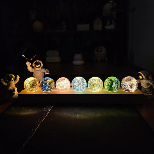 AuraGlow - Lampada Cosmica Illuminante con Effetti Ipnotici