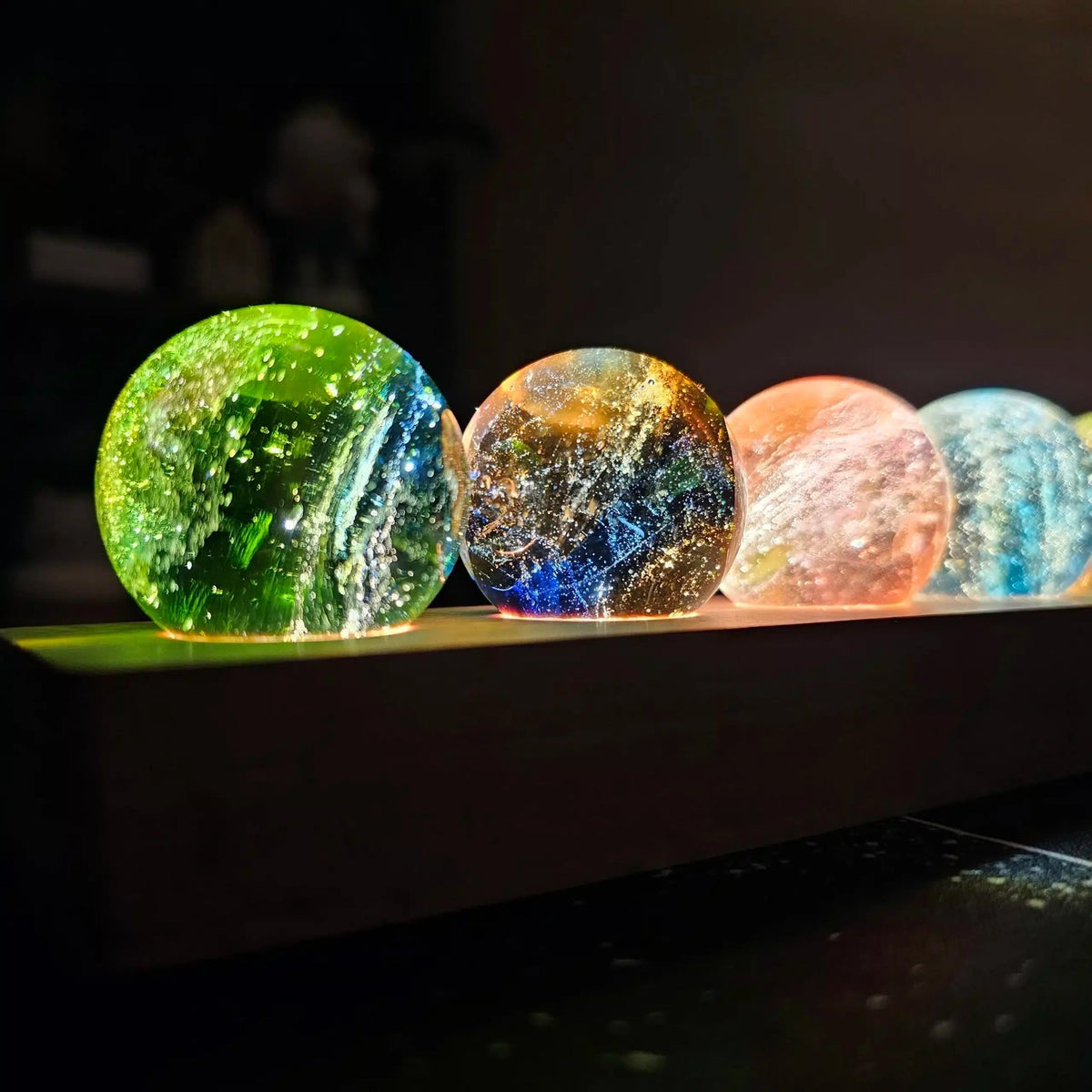 AuraGlow - Lampada Cosmica Illuminante con Effetti Ipnotici