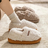 Chaussons Chauffants Micro-Ondables en Fausse Fourrure - Confort Optimal