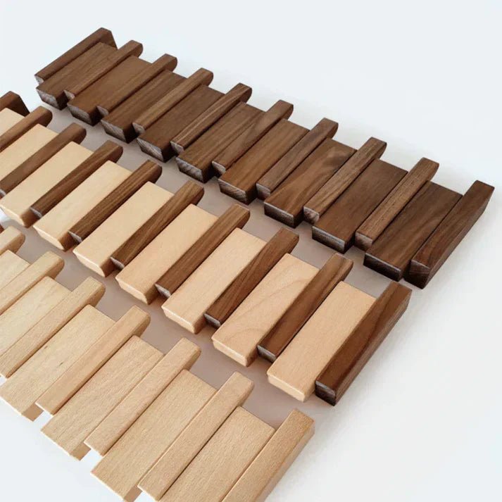 Elegante Appendiabiti in Legno a Forma di Pianoforte con Ganci Resistenti