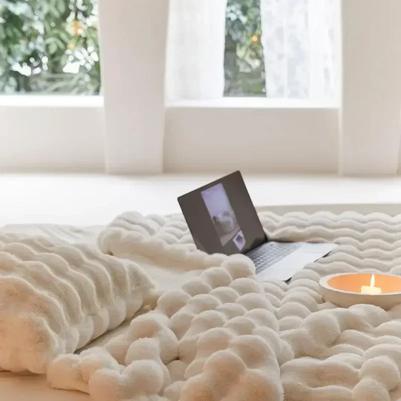 Couverture Polaire Réversible SnuggleSoft - Chaleur Toute l'Année
