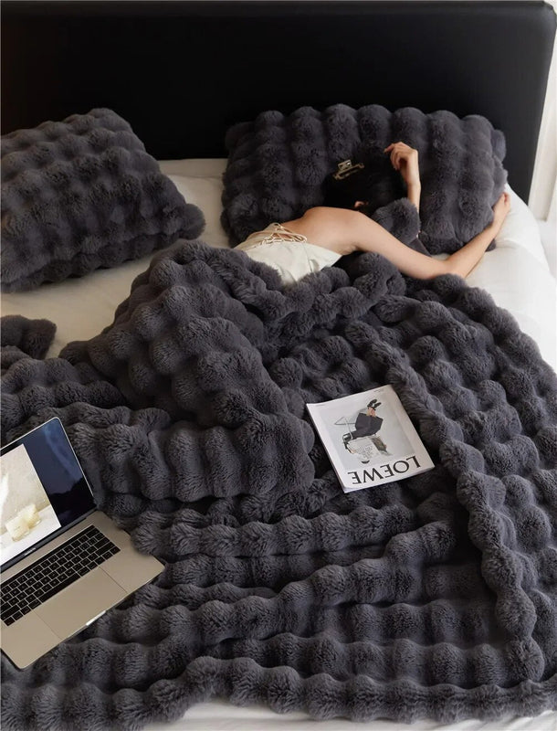 Couverture Polaire Réversible SnuggleSoft - Chaleur Toute l'Année