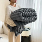 Couverture Rayée Moelleuse - Jeté Élégant pour Canapé et Lit