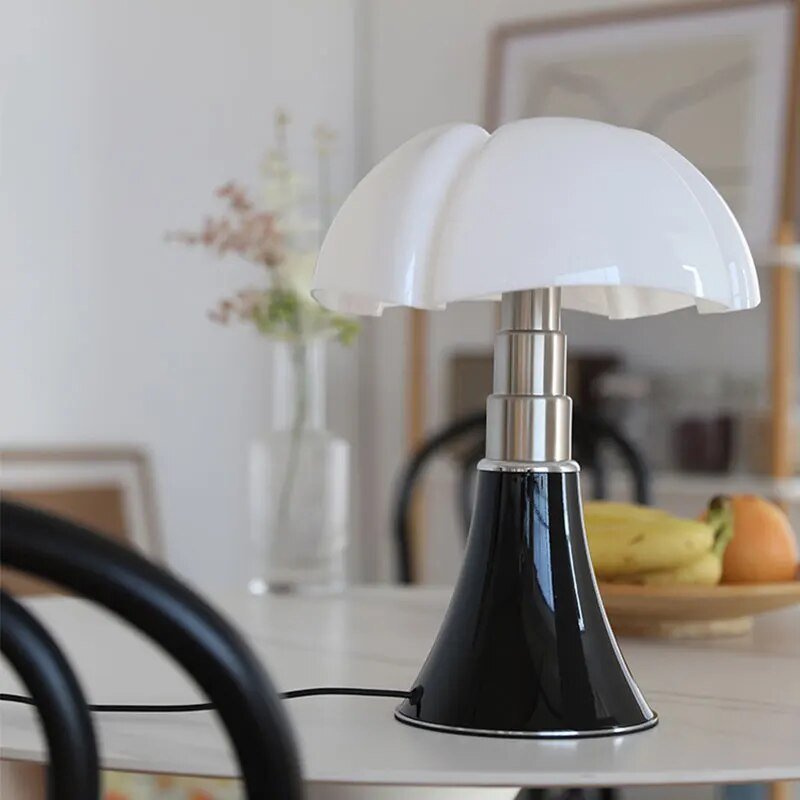 Lampada da Tavolo a Fiore - Illuminazione LED Dimmerabile e Design Elegante