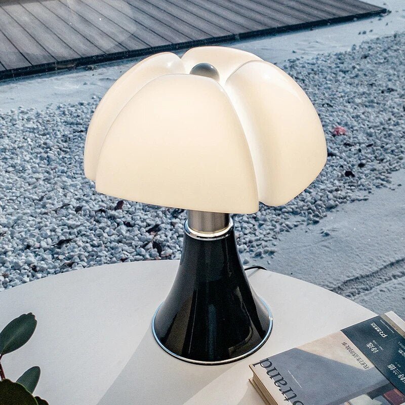Lampada da Tavolo a Fiore - Illuminazione LED Dimmerabile e Design Elegante