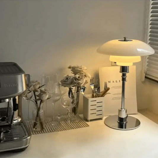 Lampada da Tavolo Moderna in Vetro - Illuminazione d'Ambiente Elegante