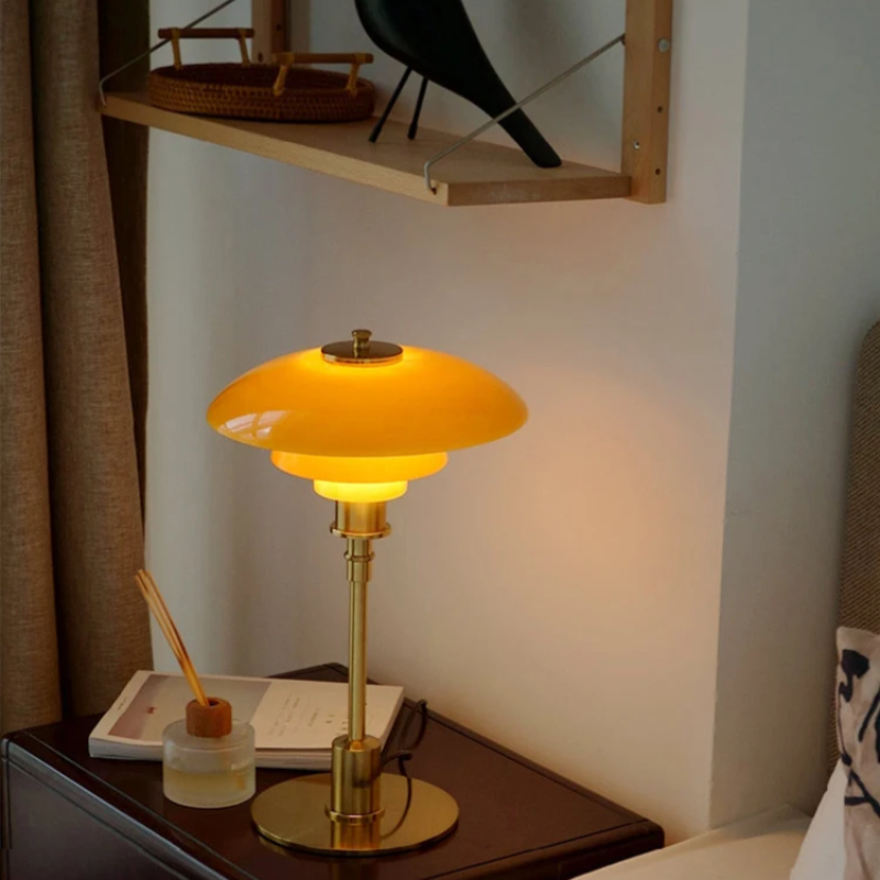 Lampada da Tavolo Moderna in Vetro - Illuminazione d'Ambiente Elegante