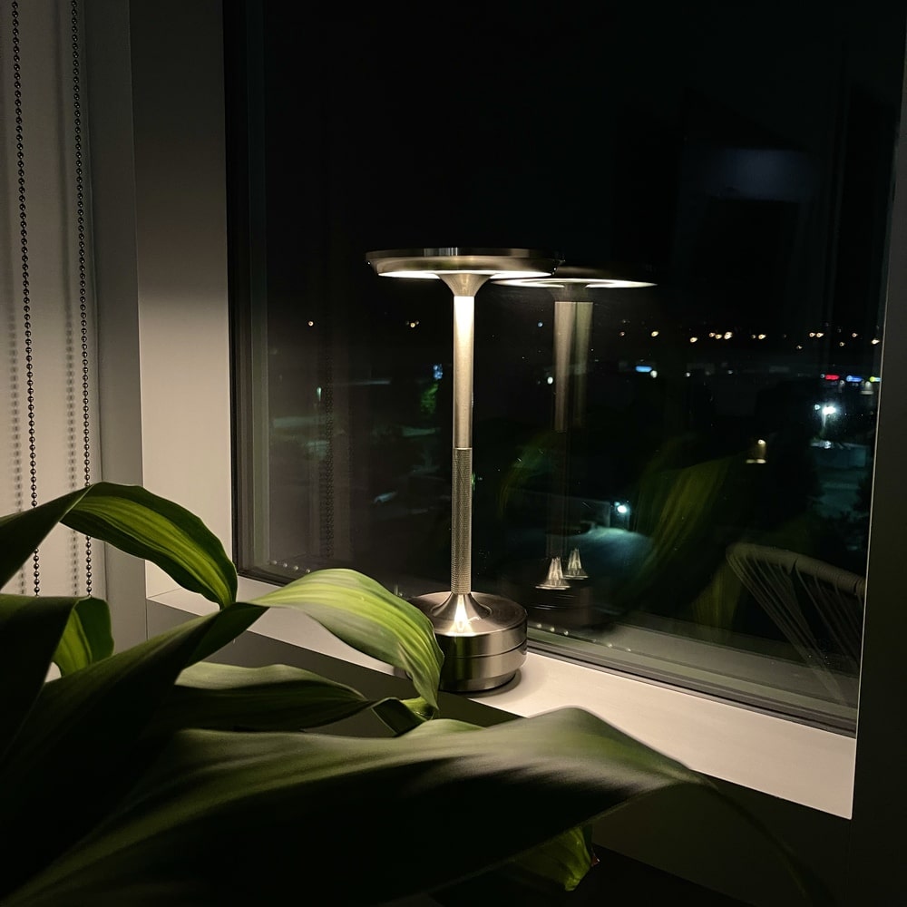 Lampe de Table Nara - Lampe Rechargeable Sans Fil LED Ajustable