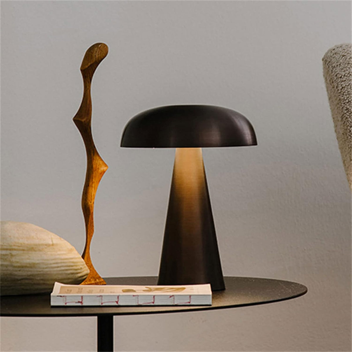 Lampada da Tavolo Ricaricabile Senza Fili Lumo - Illuminazione Soffusa e Portatile