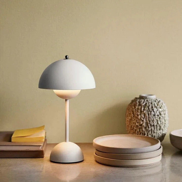 Lampada da tavolo LED Lumora - Design scandinavo e intensità regolabile