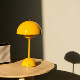 Lampada da tavolo LED Lumora - Design scandinavo e intensità regolabile
