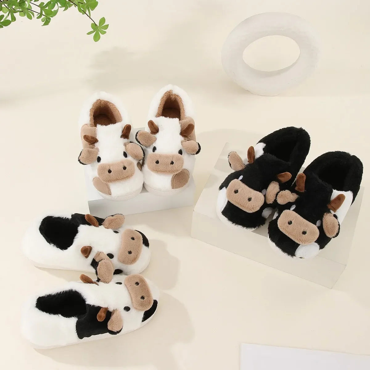 MooVera - Pantofole invernali in peluche a forma di mucca comode