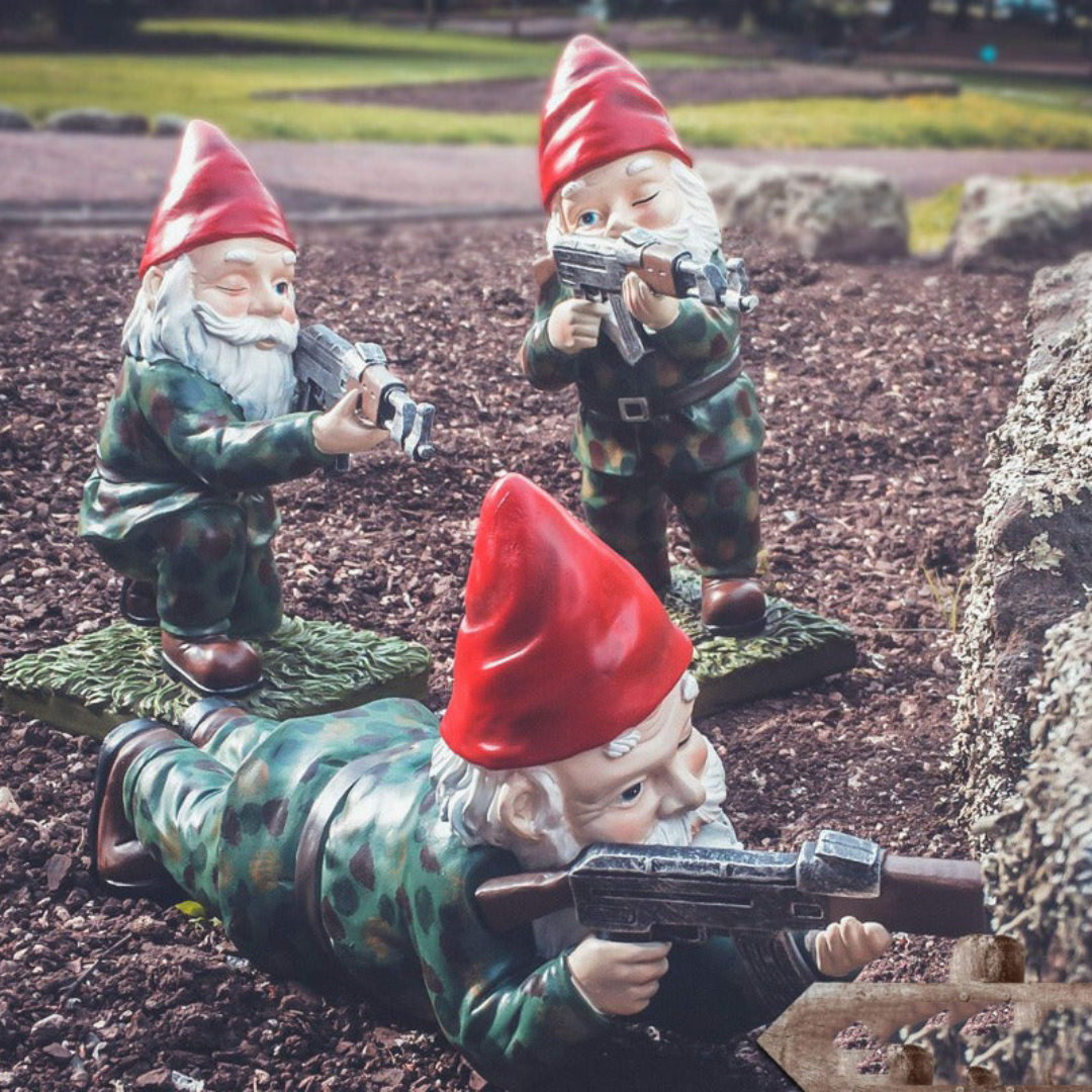 Militaire Tuinkabouter van Hars Camouflage - Buitendecoratie