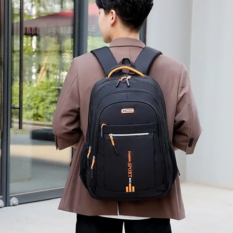 Zaino Impermeabile Urban Shield - Comfort e Organizzazione per il Viaggio