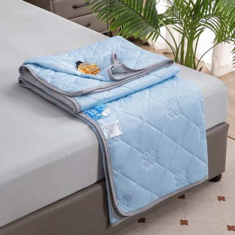 Summer_Breeze_Cooling_Blanket_1