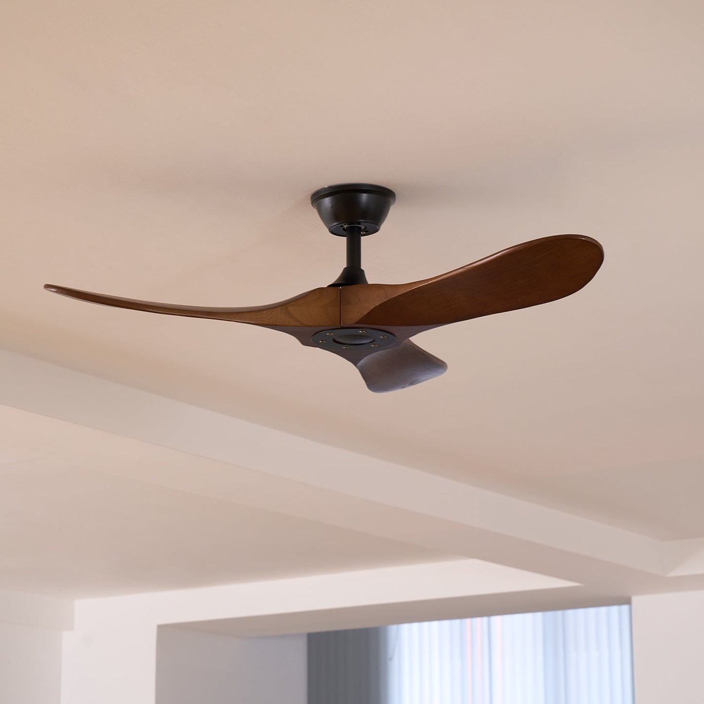 Ventilateur Aviona en Bois avec Télécommande - 6 Vitesses