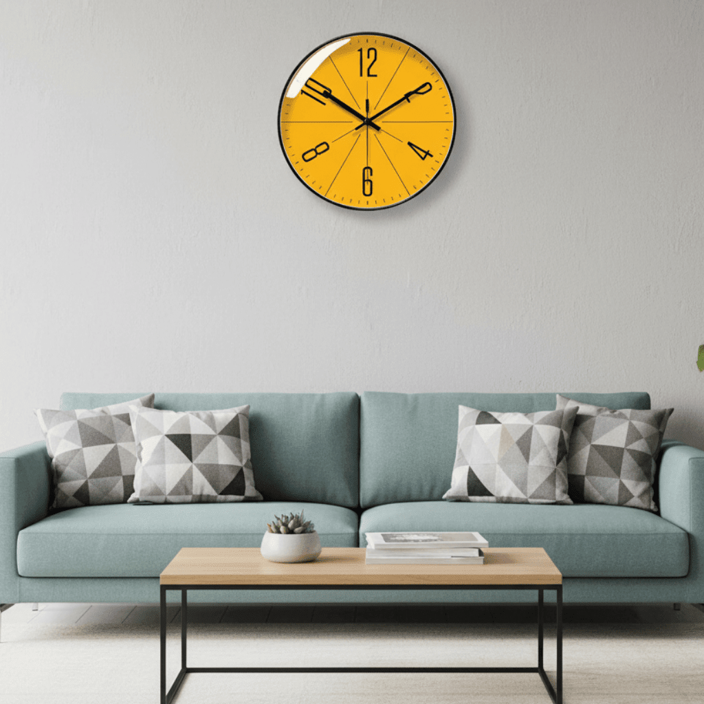 ScandiClock cadre noir cadran orange