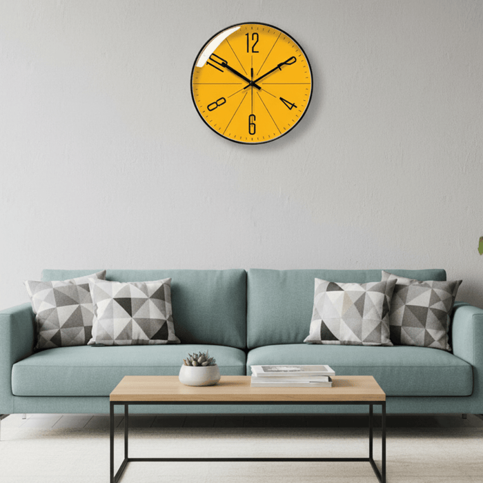 ScandiClock - Horloge Murale Nordique Précise & Élégante