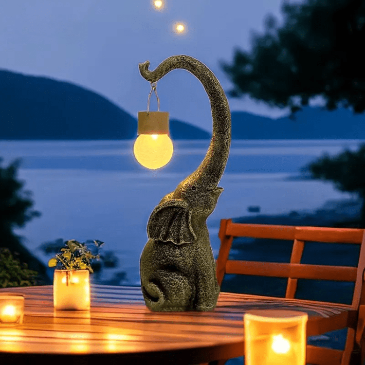 Wild Eye Lampe Solaire Éléphant en Cuivre